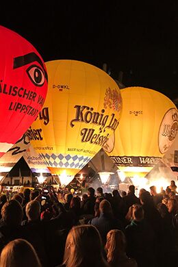 Ballonglühen zur International Warsteiner Montgolfiade